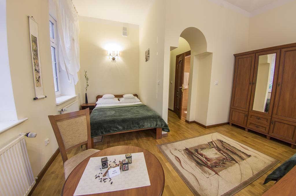 Szwajcarka Willa Z Sauna I Jacuzzi Kudowa-Zdrój Habitación foto