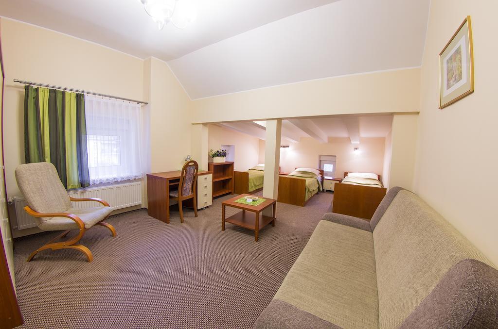 Szwajcarka Willa Z Sauna I Jacuzzi Kudowa-Zdrój Habitación foto